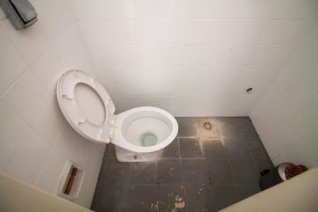 Casa à venda com 186m², 3 quartos e 2 vagas Casa à venda com 186m², 3 quartos e 2 vagasBanheiro de Serviço