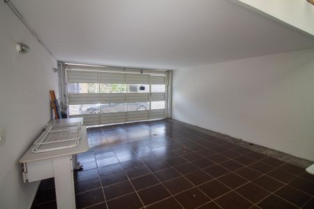 Casa à venda com 186m², 3 quartos e 2 vagas Casa à venda com 186m², 3 quartos e 2 vagasGaragem