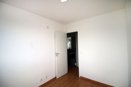 Quarto 2 de apartamento para alugar com 2 quartos, 45m² em Irajá, Rio de Janeiro