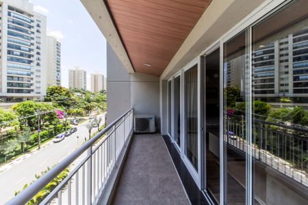 Varanda de apartamento à venda com 1 quarto, 50m² em Tamboré, Santana de Parnaíba