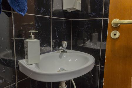 Casa à venda com 179m², 3 quartos e 3 vagasBanheiro de Serviço