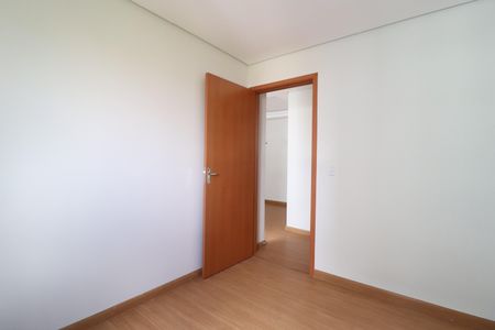 Quarto 1 de apartamento para alugar com 2 quartos, 54m² em Shopping Park, Uberlândia