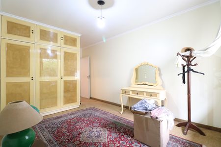 Casa à venda com 244m², 3 quartos e 4 vagasSuíte