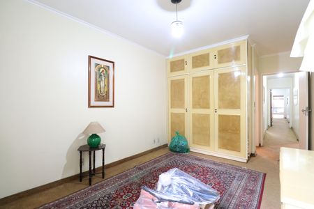 Casa à venda com 244m², 3 quartos e 4 vagasSuíte