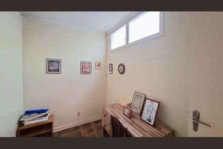 Casa à venda com 244m², 3 quartos e 4 vagasQuarto de Serviço