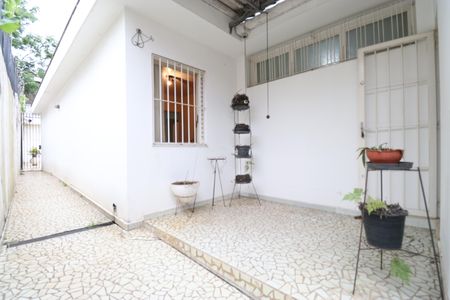 Casa à venda com 244m², 3 quartos e 4 vagasQuintal