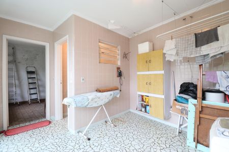 Casa à venda com 244m², 3 quartos e 4 vagasÁrea e quarto de Serviço