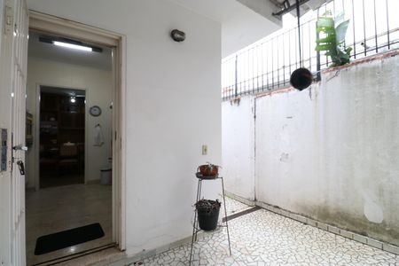 Casa à venda com 244m², 3 quartos e 4 vagasQuintal