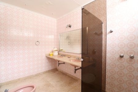 Casa à venda com 244m², 3 quartos e 4 vagasBanheiro Social