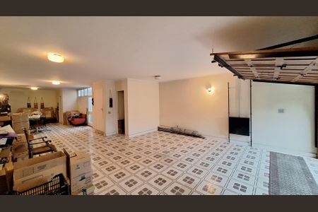 Casa à venda com 244m², 3 quartos e 4 vagasGaragem