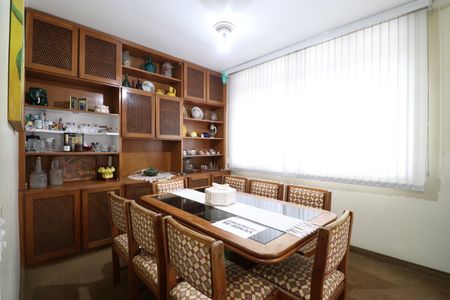 Casa à venda com 244m², 3 quartos e 4 vagasCopa