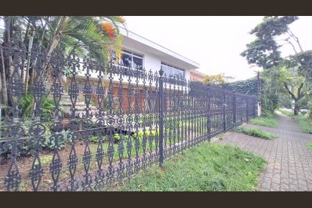 Casa à venda com 244m², 3 quartos e 4 vagasFachada