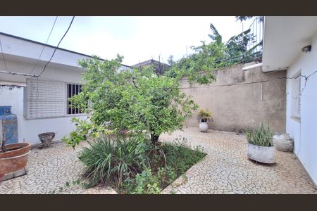 Casa à venda com 244m², 3 quartos e 4 vagasQuintal