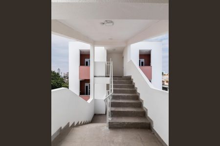 Apartamento à venda com 33m², 1 quarto e sem vaga Apartamento à venda com 33m², 1 quarto e sem vagaEscada