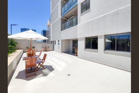 Apartamento à venda com 40m², 1 quarto e sem vaga Apartamento à venda com 40m², 1 quarto e sem vagaÁrea comum - Piscina