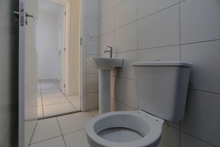 Apartamento para alugar com 67m², 2 quartos e 2 vagas Apartamento para alugar com 67m², 2 quartos e 2 vagasBanheiro