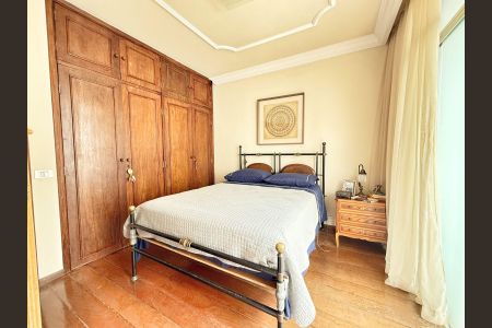 Apartamento à venda com 3 quartos, 127m² em Santo Antônio, Belo Horizonte