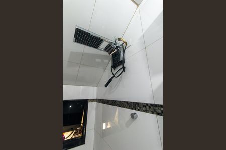 Banheiro Social de kitnet/studio para alugar com 1 quarto, 29m² em Jardim Joaquina Ii, Pinhais