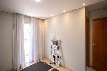 Casa à venda com 100m², 3 quartos e 2 vagas Casa à venda com 100m², 3 quartos e 2 vagasSuíte