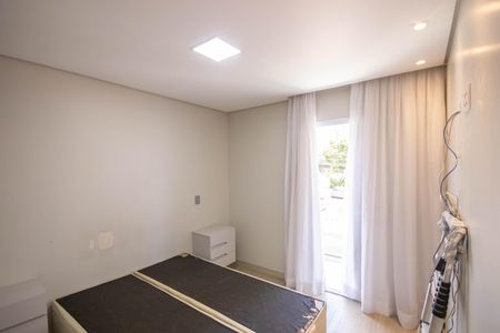 Casa à venda com 100m², 3 quartos e 2 vagas Casa à venda com 100m², 3 quartos e 2 vagasSuíte