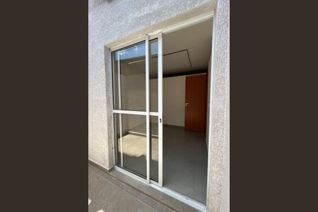 Apartamento para alugar com 28m², 1 quarto e sem vaga Apartamento para alugar com 28m², 1 quarto e sem vagaVaranda