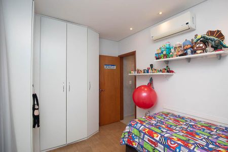 Casa à venda com 120m², 3 quartos e 2 vagasQuarto 