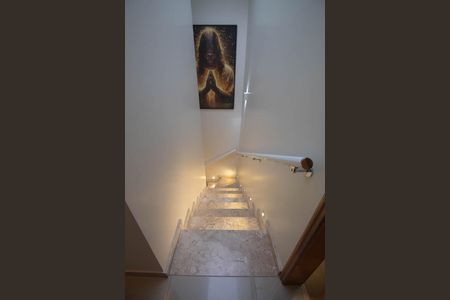 Casa à venda com 120m², 3 quartos e 2 vagasEscada 