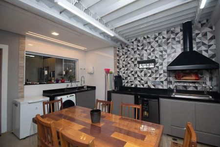 Casa à venda com 120m², 3 quartos e 2 vagasChurrasqueira