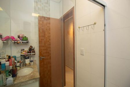 Casa à venda com 120m², 3 quartos e 2 vagasBanheiro da Suíte