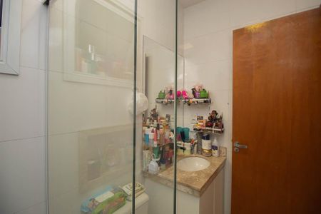 Casa à venda com 120m², 3 quartos e 2 vagasBanheiro da Suíte