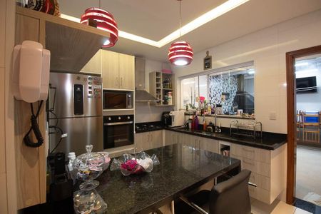 Casa à venda com 120m², 3 quartos e 2 vagasCozinha 