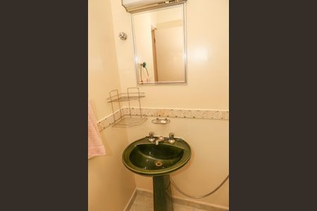 Apartamento à venda com 169m², 3 quartos e 1 vaga Apartamento à venda com 169m², 3 quartos e 1 vagaBanheiro 2