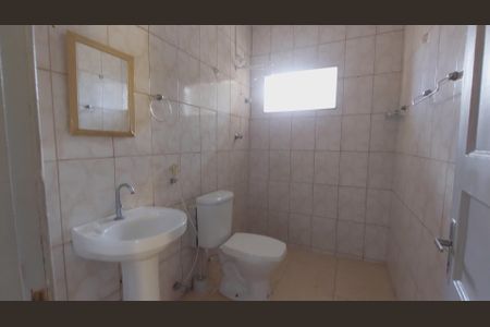 Banheiro de casa para alugar com 2 quartos, 90m² em Centro, Mesquita