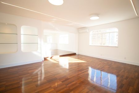 Apartamento à venda com 4 quartos, 251m² em Cerqueira César, São Paulo