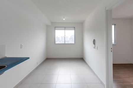 Sala de apartamento para alugar com 1 quarto, 26m² em Parque Industrial Tomas Edson, São Paulo