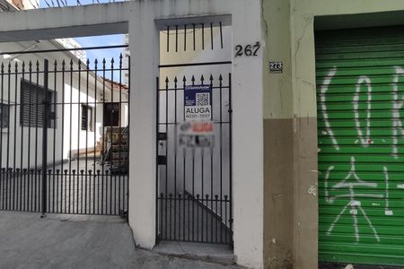 Casa para alugar com 62m², 2 quartos e sem vaga Casa para alugar com 62m², 2 quartos e sem vagaFachada