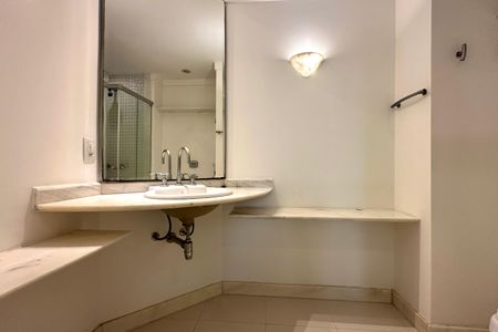 Apartamento à venda com 137m², 3 quartos e 1 vagaBanheiro Suíte 