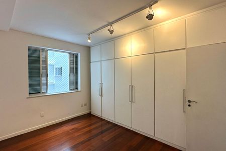Apartamento à venda com 137m², 3 quartos e 1 vagaSuíte 