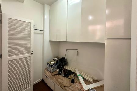 Apartamento à venda com 137m², 3 quartos e 1 vagaÁrea de Serviço
