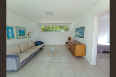 Casa à venda com 3 quartos, 243m² em Jardim Serrano, Nova Lima