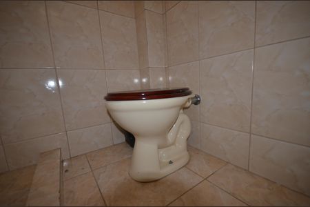 Banheiro de kitnet/studio para alugar com 1 quarto, 18m² em Osvaldo Cruz, Rio de Janeiro