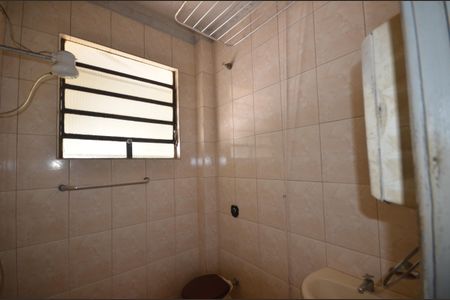 Banheiro de kitnet/studio para alugar com 1 quarto, 18m² em Osvaldo Cruz, Rio de Janeiro