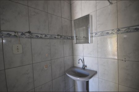 Banheiro de kitnet/studio para alugar com 1 quarto, 18m² em Osvaldo Cruz, Rio de Janeiro