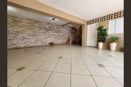 Casa à venda com 250m², 3 quartos e 4 vagas