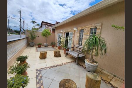 Casa à venda com 250m², 3 quartos e 4 vagas