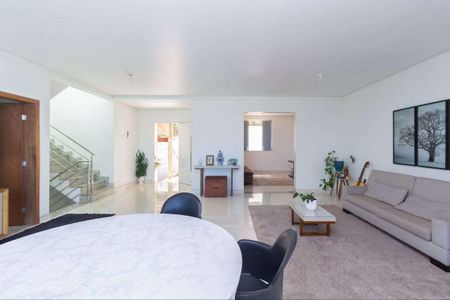 Casa à venda com 4 quartos, 325m² em Estoril, Belo Horizonte