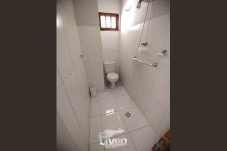 Casa à venda com 138m², 2 quartos e 8 vagas