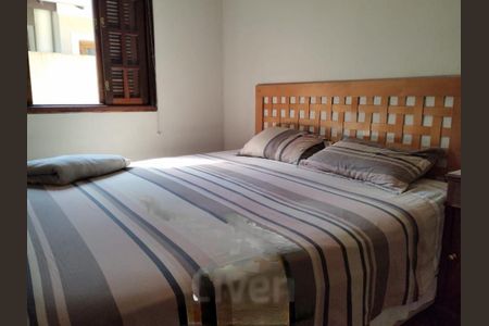 Casa à venda com 138m², 2 quartos e 8 vagas