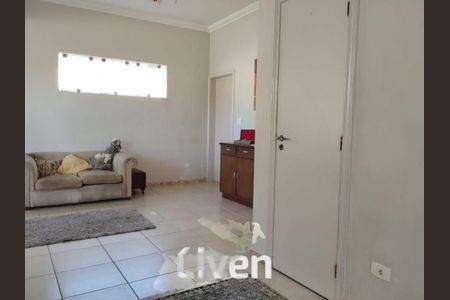 Casa à venda com 138m², 2 quartos e 8 vagas