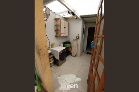 Casa à venda com 138m², 2 quartos e 8 vagas